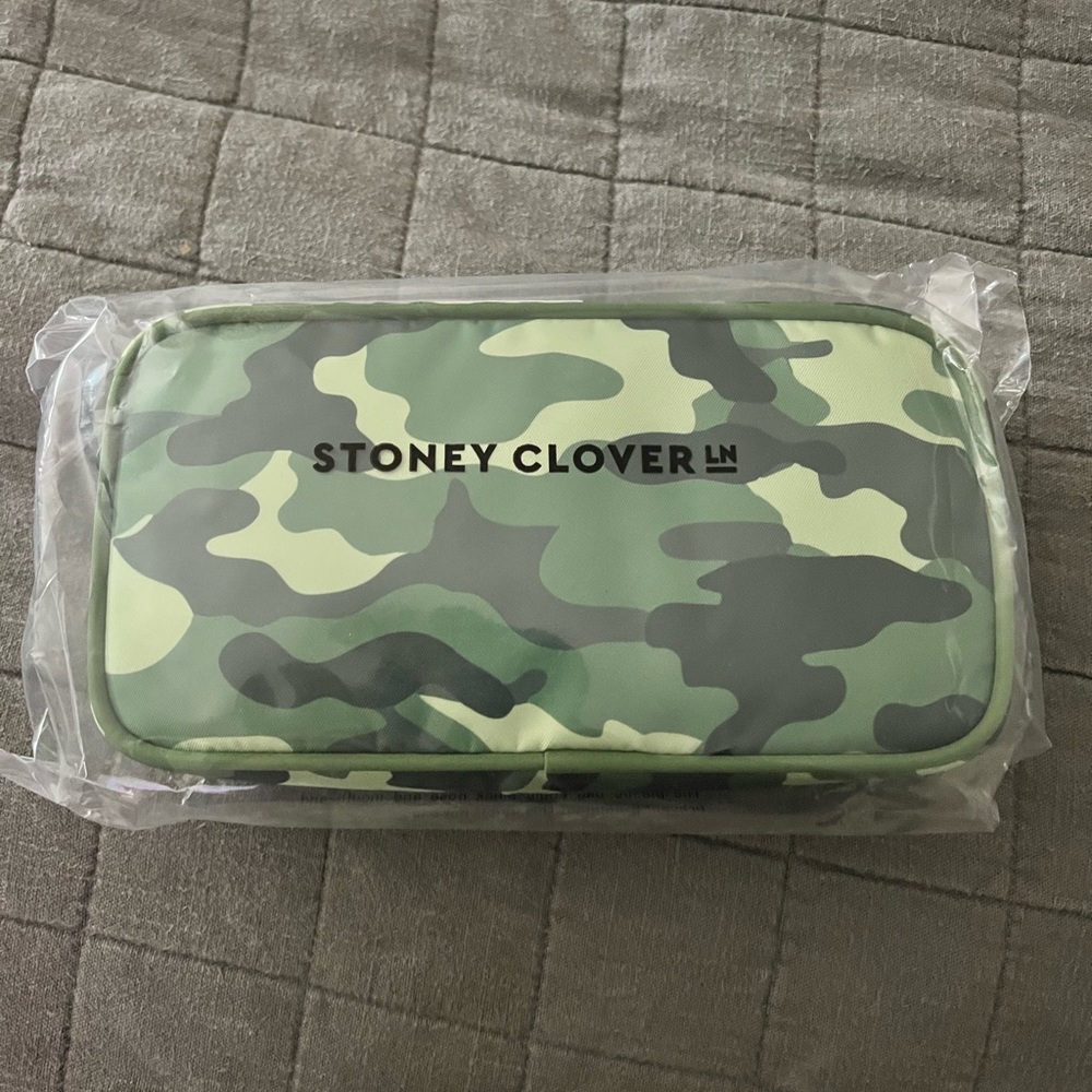 Stoney clover lane small pouch camo